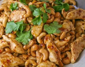 Cashew Chicken. So good lookin' that I pinned it twice... Ooops. 
