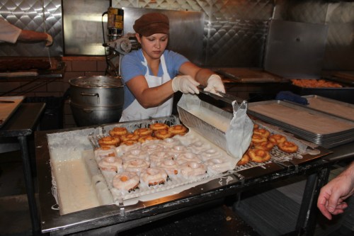 Well-glazed glazed doughnuts 