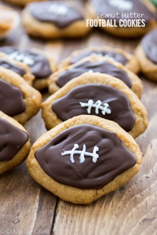 Peanut butter + chocolate + football = Yes, please! 