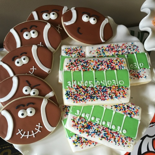 The most amazing Super Bowl cookies ever. I wish I could make these myself! 